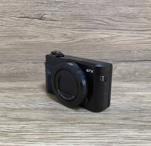 Gamme polyvalente de 24 à 100 mm + zoom optique 4,2x — des selfies grand angle aux portraits téléobjectif, une seule caméra fait tout ! - Product Image 3