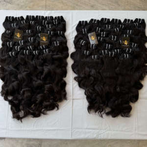 Vendeurs de cheveux vierges bouclés cambodgiens bruts vente en gros de paquets de cheveux à cuticule alignée vendeur de cheveux de temple indien brut en Inde - Product Image 1