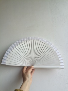 พัดไม้สีขาวล้วน พัดพับได้สั่งทำได้ ทนทาน ของขวัญงานแต่งงาน ทำด้วยมือ - Product Image 2