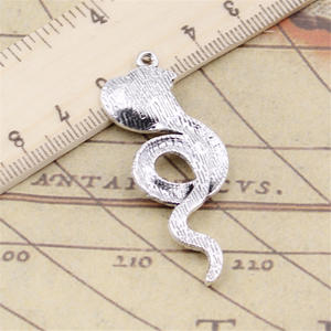Ciondoli re <span class=keywords><strong>Cobra</strong></span> serpente 49x19mm pendenti Color argento antico che fanno fai da te a mano tibetana che trovano gioielli - Product Image 3