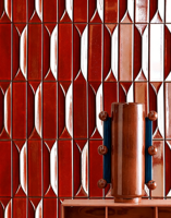 Brique artisanale artistique à rayures rouges, carrelage mural 3D rétro pour comptoir de magasin/restaurant/bar, carrelage émaillé concave-convexe.