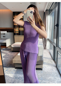 Ensemble plissé deux pièces décontracté pour <span class=keywords><strong>femme</strong></span>, chemise ample et <span class=keywords><strong>pantalon</strong></span> large, style Miyake, vente en gros d'usine de vêtements plissés - Product Image 2