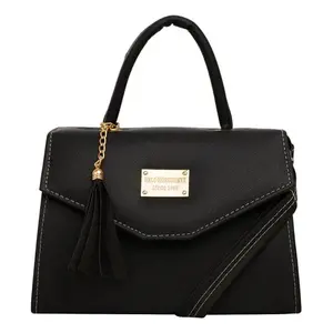 Sac bandoulière noir Fana Lizeth pour femme avec décoration en pompon, doublure en polyester, fermeture à fermoir, matériau végétalien, toutes saisons - Product Image 1