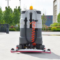 Nouvelle autolaveuse commerciale autoportée à batterie avec balai essoreur de 1200 mm et réservoir de récupération de 180 L pour une récupération rapide de l'eau