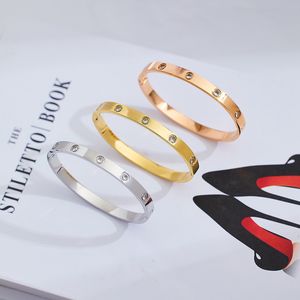 Offre Spéciale Fashion 18K Gold Diamond Bracelet en acier inoxydable Bracelet pour femmes hommes - Product Image 1