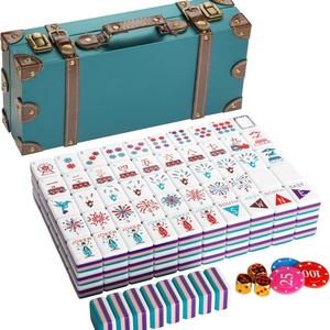 Juego de Fichas de Mahjong Americano, con Fichas Acrílicas Coloridas y un Estuche de Viaje de Cuero con Motivos de Parques Temáticos y Circo. - Product Image 4