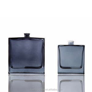 Flacone di Profumo di Lusso da 50ml per Uomo, Bottiglia in Vetro Bianco con Erogatore a Pompa, Forma Quadrata, Cosmetico 02 - Product Image 2