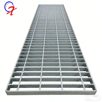 Grille métallique pour passerelle, grille en acier, grille à barres dentelées galvanisée sur mesure
