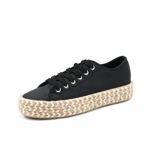 Baskets compensées métalliques personnalisées avec logo OEM pour femmes, à lacets, semelle en jute tressée, style décontracté et tendance à tige basse - Product Image 2