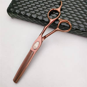 Tijeras de peluquería KQ de 6.0 pulgadas en bronce con tornillos de diamante y mangos de plástico, tijeras de entresacar para estilistas de belleza, para diestros - Product Image 3