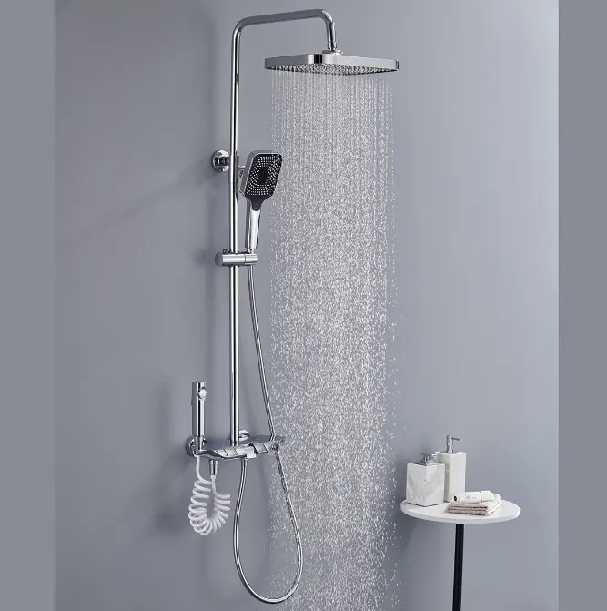調節可能な高さの浴室の蛇口304ステンレス鋼のシャワーの蛇口が付いているファッショナブルな壁に取り付けられた浴槽システム