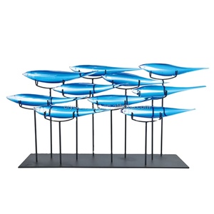 Pezzi <span class=keywords><strong>di</strong></span> <span class=keywords><strong>pesce</strong></span> in <span class=keywords><strong>vetro</strong></span> colorato della propria serie <span class=keywords><strong>di</strong></span> fabbrica per l'arredamento della casa artigianale - Product Image 1