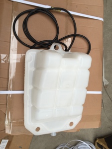 Tanque de Expansión 98426670 98426669 de Calidad Superior Hecho en China para Repuestos de Automóviles Iveco - Product Image 2