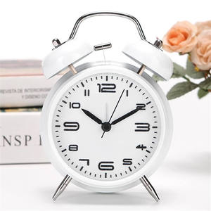 Reloj Despertador de Metal con Doble Campana, Funciona con Pilas, de 4 Pulgadas, Bonito y con Sonido Fuerte, para Mesa o Escritorio - Product Image 3