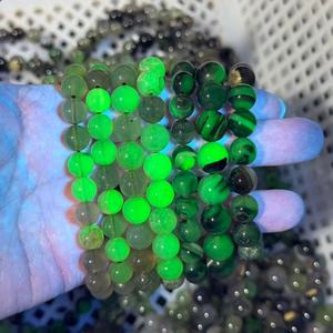 Bracelet en <span class=keywords><strong>agate</strong></span> fluorescente en gros avec réaction UV, perles d'<span class=keywords><strong>agate</strong></span> volcanique naturelle pour bijoux en pierres précieuses - Product Image 3