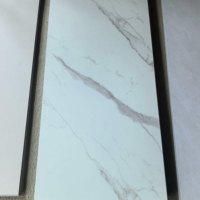 Panneau mural moderne à rainures sur 4 côtés en PU/PVC, résistant à l'eau, aux acides et au gel, pour la décoration des murs de la chambre, du salon, de la salle de sport