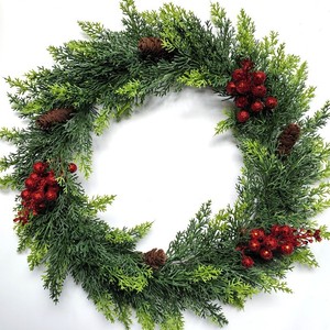 Guirnalda Decorativa Navideña en Oferta, Guirnalda Circular con Frutos Rojos y Piñas, Guirnalda Artificial de Espuma y Ciprés PE - Product Image 1