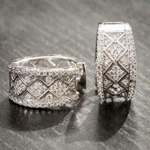 Dang Good E3239 Pendientes de aro de oro blanco con diamantes geométricos con microincrustaciones, joyería fina de lujo para mujer - Product Image 4