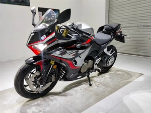 Motos d'occasion 2024 QJMOTOR Salu 550 Sportbikes cc Moteur bicylindre refroidi par eau haute performance Racing - Product Image 5