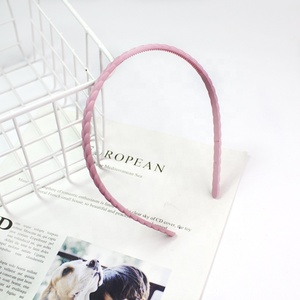 Fascia per capelli per ragazze popolari di nuovo arrivo fascia per capelli in plastica sottile con trecce colorate da 12.5cm - Product Image 6
