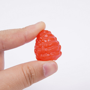 Grands accessoires réalistes en forme de framboises et de fraises sauvages pour desserts et gâteaux faits maison, ainsi que des décorations réalistes. - Product Image 2