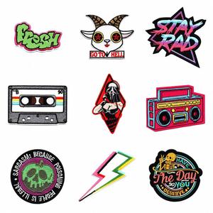 Patch brodé thermocollant style punk, motif crâne de groupe rock, cassette musicale et radio, pour la décoration de vêtements, sacs et jeans - Product Image 1