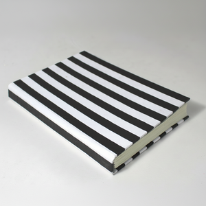 สมุดโน้ตแฟนซีปกพิมพ์ลายเส้นสีดำ กระดาษทำมือจากผ้าฝ้ายรีไซเคิล สีขาว - Product Image 1