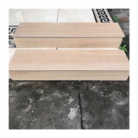 Treppenstufen-Fliesen Porzellan Matt-Finish Abgerundete Kanten Integrierte Glasur Holzmaserung Rutschfest 10mm Dicke Stufenfliesen für Innenbereich