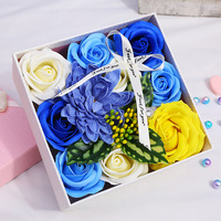Boîte cadeau de fleurs de savon carrées multicolores, assortiment de roses, de carnations et de fleurs de cerisier pour les cadeaux de vacances, les cadeaux d'anniversaire