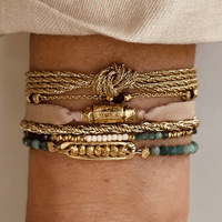 Bracelet superposé multi-matériaux en forme de cœur, plaqué or, avec pierres naturelles, rubans, perles et chaînes métalliques, best-seller pour femme