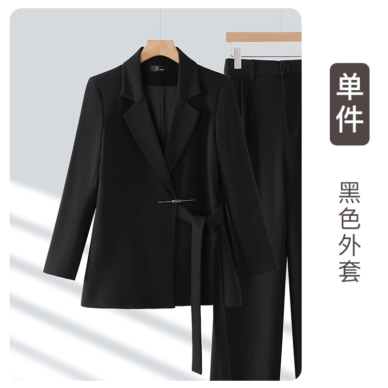 Traje negro de una pieza