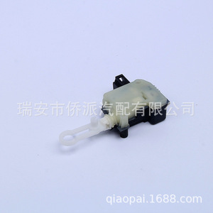 Actionneur de serrure de coffre Volkswagen Audi 4B5962115C, moteur de verrouillage centralisé, interrupteur de télécommande, matériau ABS - Product Image 3