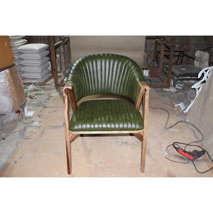 Chaise de bar en métal de style industriel avec assise en cuir, tabouret en fer durable et abordable pour café, cuisine et restaurant - Product Image 2