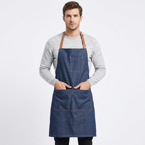 Elegante delantal de cocina de mezclilla con detalles de cuero color canela - Ropa de trabajo protectora resistente para chefs y panaderos - Product Image 4