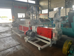 Granulador de plástico económico para reciclar película contaminada de bajo valor - Product Image 6