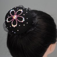 Filet à cheveux pour chignon de danse pour filles, noir, haut de gamme, entièrement orné de strass, en forme de fleur, en polyester, avec cordon de serrage et bordure en dentelle