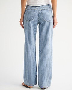 Jean décontracté en denim à taille basse rayé et à jambes larges pour femme avec cordon de serrage - Product Image 2