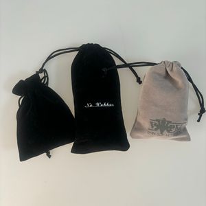 ซัพพลายเออร์ถุงผ้ากำมะหยี่กำมะหยี่แบบกำหนดเองสำหรับใส่เครื่องประดับพร้อมโลโก้สำหรับนาฬิกา - Product Image 6