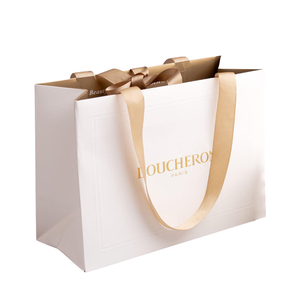 Bolsa de Papel Laminado con Estampado Dorado de Lujo Personalizada, Bolsa de Regalo Blanca Grande y Mediana, Resistente, para Tiendas de Ropa - Product Image 4