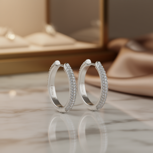 Orecchini a Cerchio in Oro Bianco E4203 con Diamanti Incastonati, Gioielli di Lusso per Donna - Product Image 2