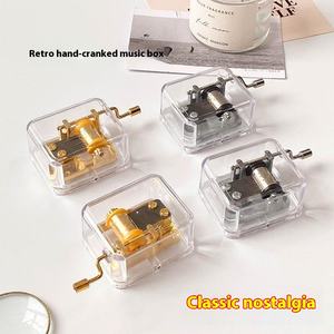 Mini <span class=keywords><strong>caja</strong></span> de música con manivela, regalo de cumpleaños creativo con juguetes nostálgicos para niños <span class=keywords><strong>y</strong></span> niñas, cajas de música de aleación de acero <span class=keywords><strong>y</strong></span> zinc - Product Image 2