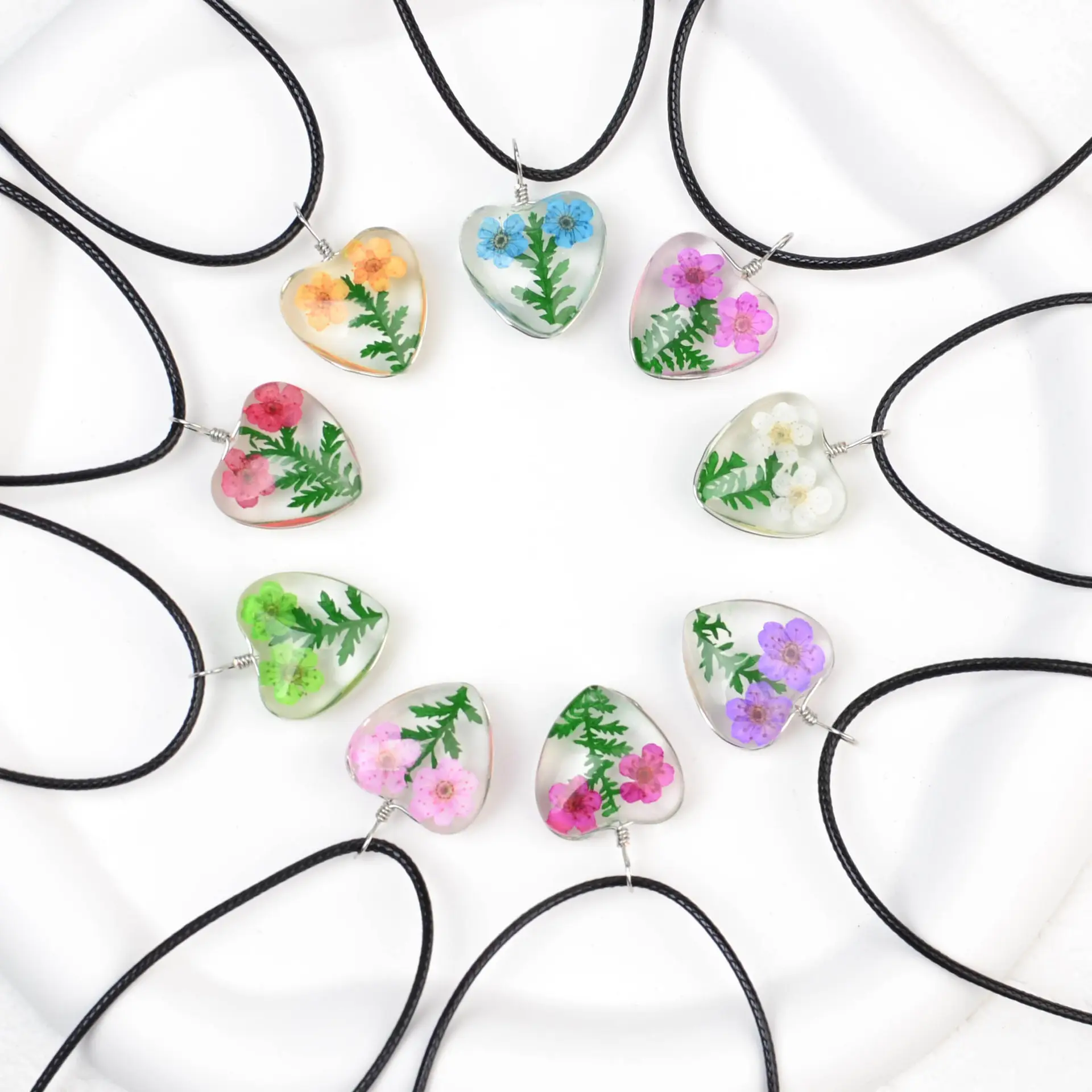 Kalung liontin hati permata daun bunga kering, perhiasan warna-warni kalung rumput bunga hati hadiah ibu ibu
