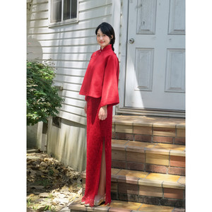 Conjunto <span class=keywords><strong>de</strong></span> Dos Piezas <span class=keywords><strong>Qipao</strong></span> Rojo Nupcial <span class=keywords><strong>de</strong></span> Estilo Chino Nuevo y Elegante con Manga Larga para Boda, Compromiso, Brindis y Vestido <span class=keywords><strong>de</strong></span> <span class=keywords><strong>Novia</strong></span> - Product Image 2