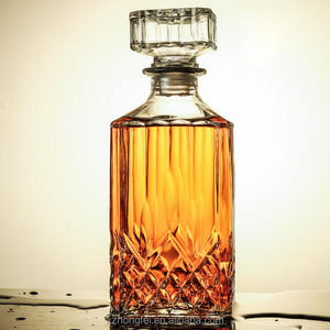 Juego de decantador de whisky cuadrado de lujo de 950ml con botella de vino de vidrio con sellado de corcho para <span class=keywords><strong>Bourbon</strong></span> Brandy Ron Tequila muestra gratis Barware - Product Image 4