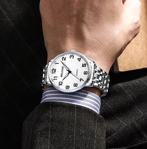 Reloj VVS Lovers de Cuarzo con Números Arábigos, Calendario, Esfera Grande, Luminoso, Resistente al Agua, para Hombre y Mujer - Product Image 3