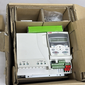 ACS31003E17A24 ไดรฟ์ 75 กิโลวัตต์ 3 เฟส 400 โวลต์ AC 172 แอมป์ PLC ระบบควบคุมอุตสาหกรรม การเขียนโปรแกรม PLC - Product Image 1