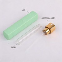 Vente en gros de flacons de parfum rechargeables en verre ABS rectangulaires carrés de 10 ml, vaporisateur portable de voyage, mini flacon pulvérisateur, logo personnalisé, cosmétique
