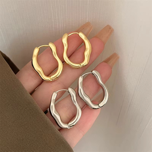 Orecchini a Cerchio in Metallo con Design Geometrico Irregolare Minimalista per Donna, Gioielli alla Moda, Regalo 2026 Semplice - Product Image 6