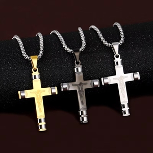 Nuova Collana con Pendente a Croce Cristiana in Acciaio Inossidabile PVD con Motivo Crocifisso di Gesù, Gioiello di Lusso alla Moda per Uomo - Product Image 1