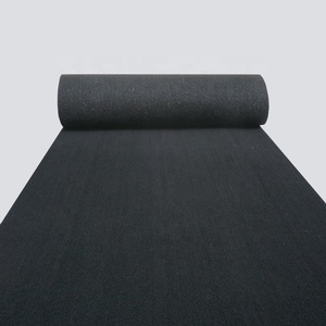 Alfombra de Poliéster 100% para Exteriores, Tipo Concierge, Roja y Negra, Lisa, Ecológica, Transpirable, de Peso Medio, para Eventos, en Rollos - Product Image 1